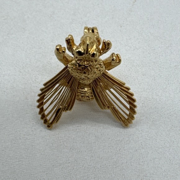 Monet Jewelry - Vintage Monet Gold Tone Bee Brooch 3/4"
